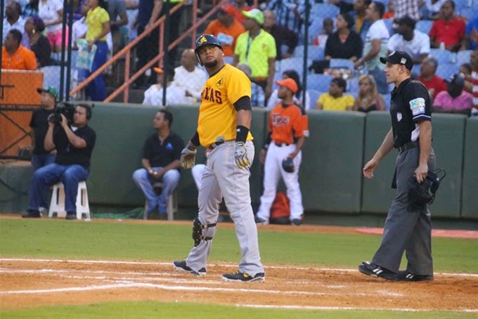 Aguilas apabullan a los Toros 8 a 2. Juan Francisco y Manny dispararon Jonron.