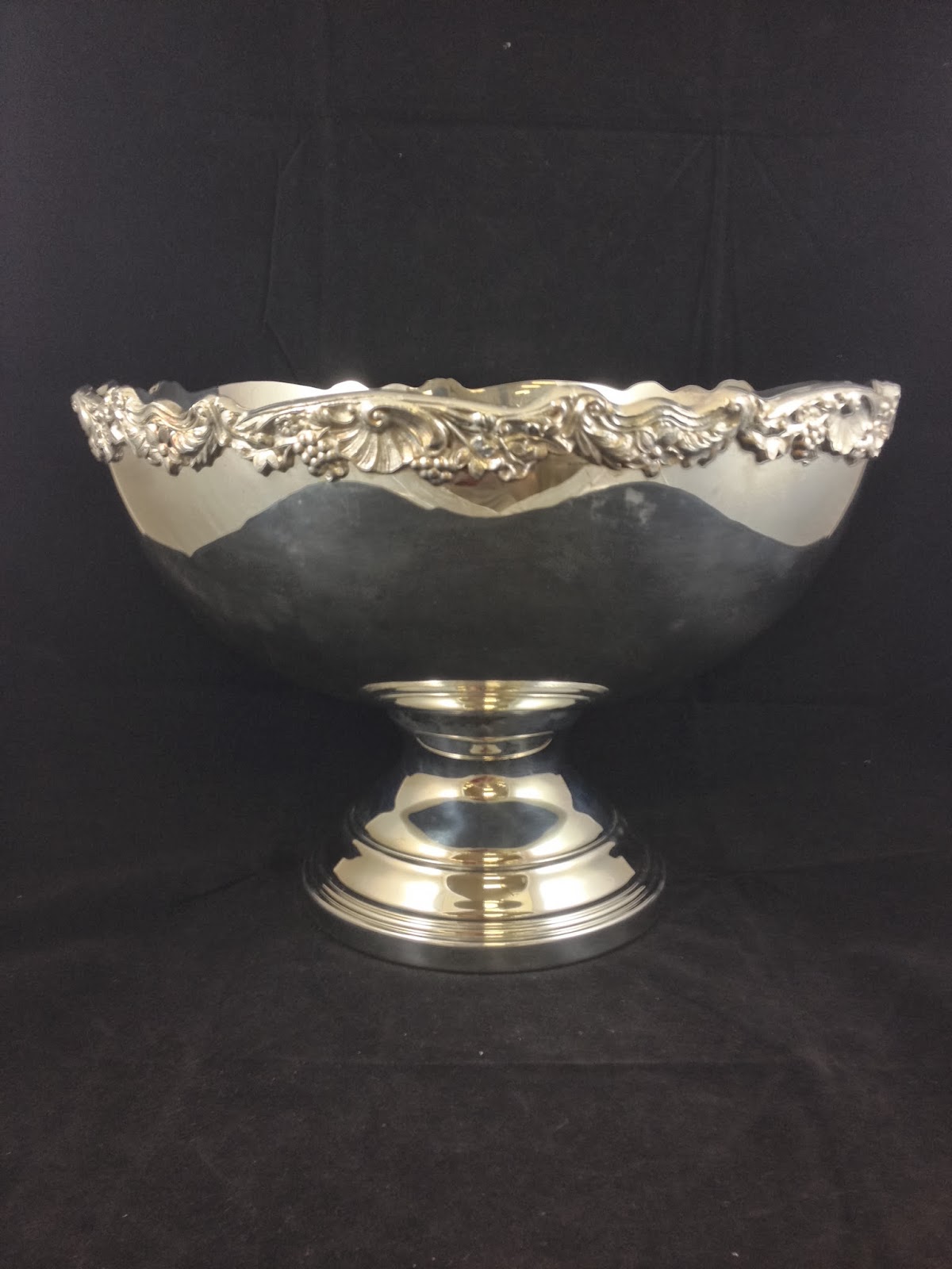 Antiques, Art, and Collectibles: Rogers Silver Co Punch Bowl Cups