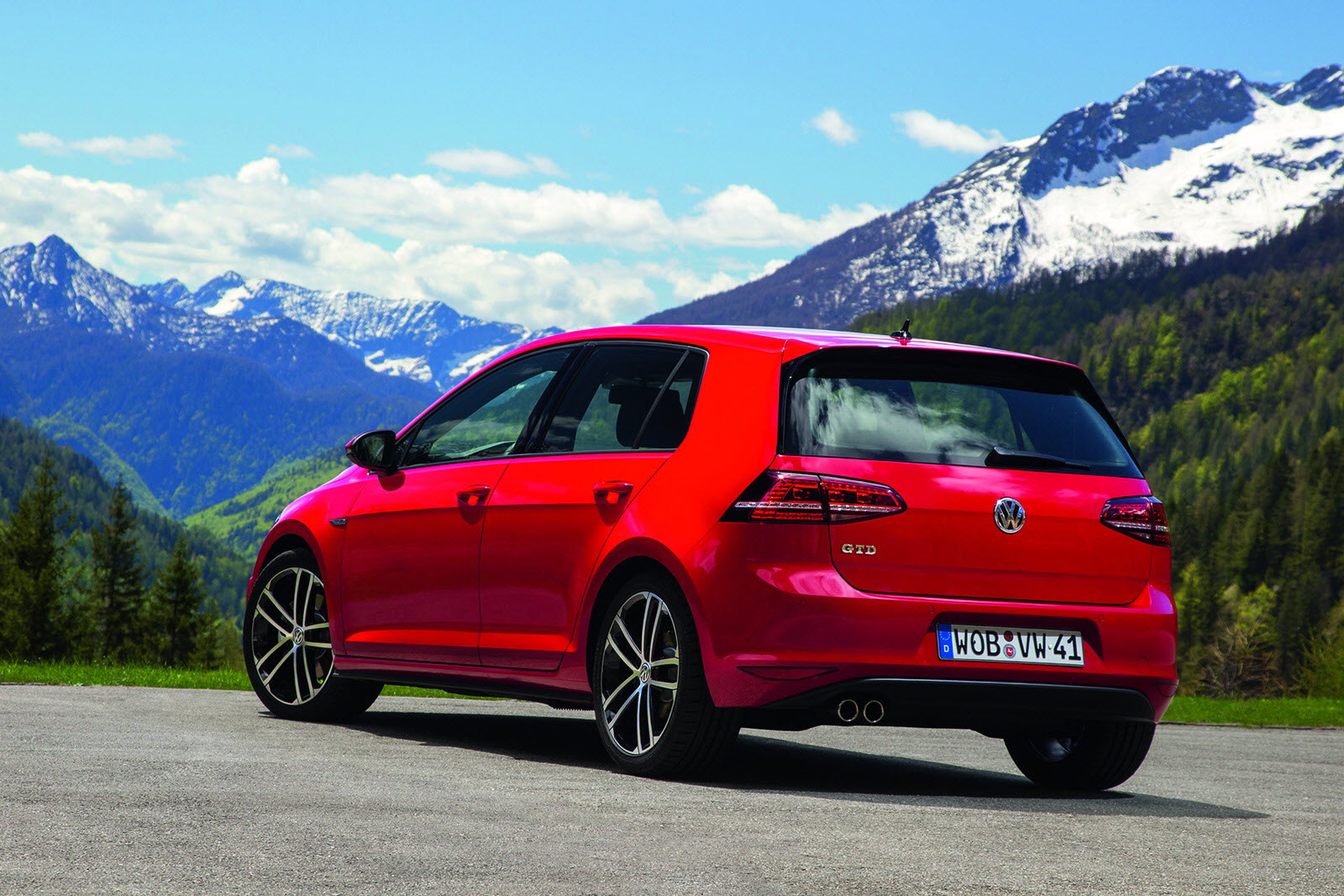 THE NEW VOLKSWAGEN GOLF GTD