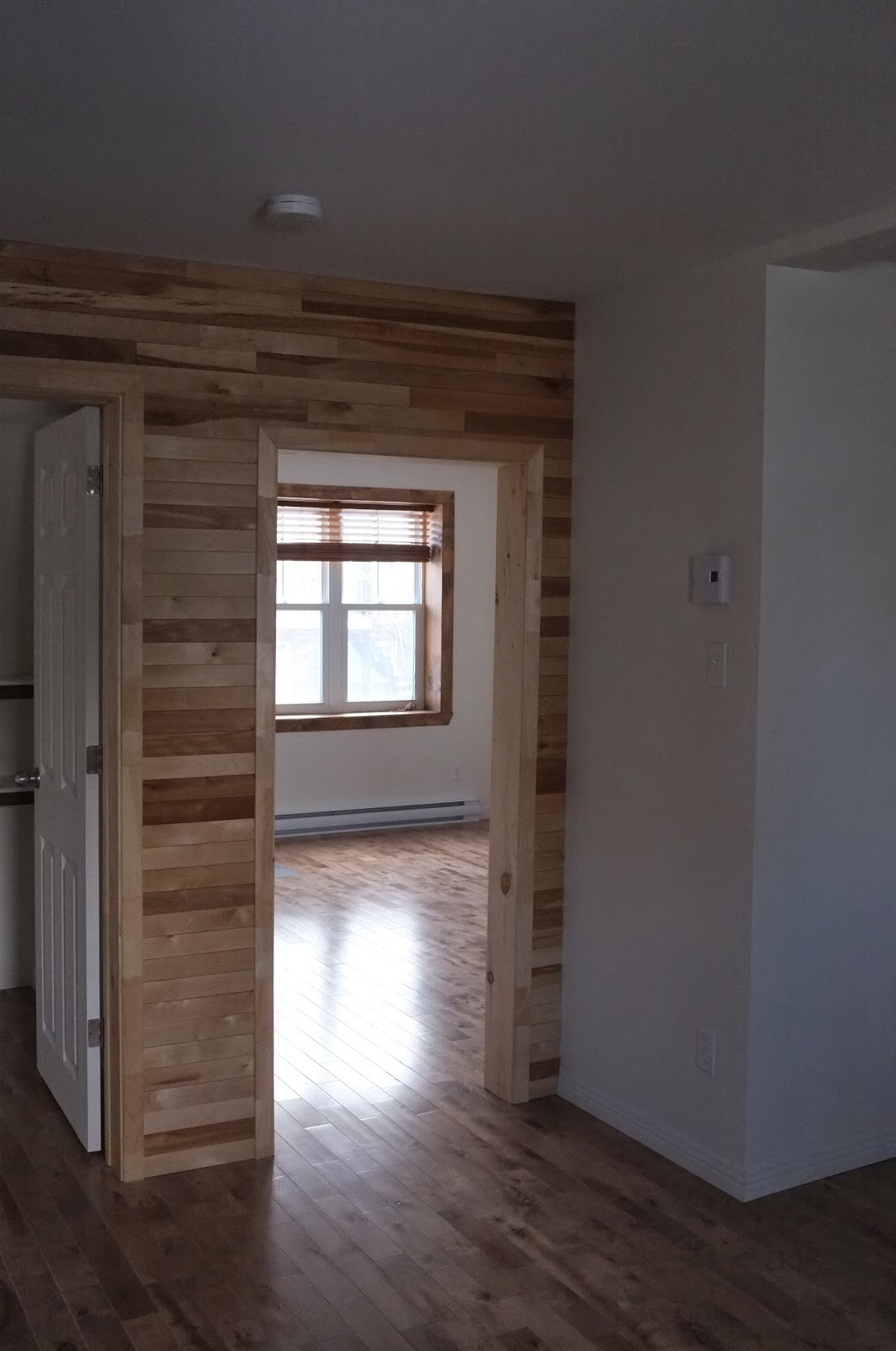 LE MENUISIER Bois Franc comme Revêtement de Mur