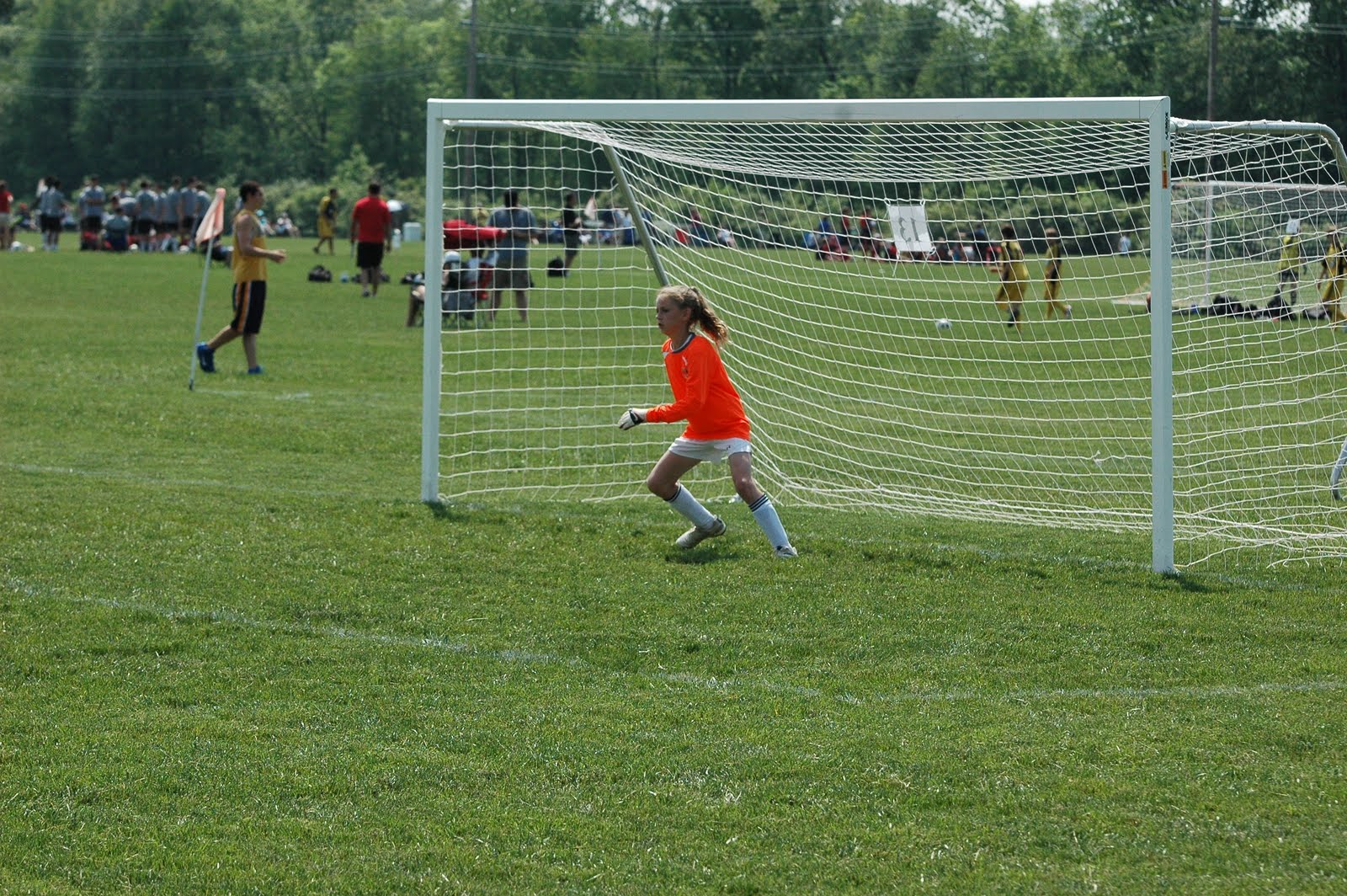 STATS DAD Youth Soccer Goalie Facing an Opponent 1v1