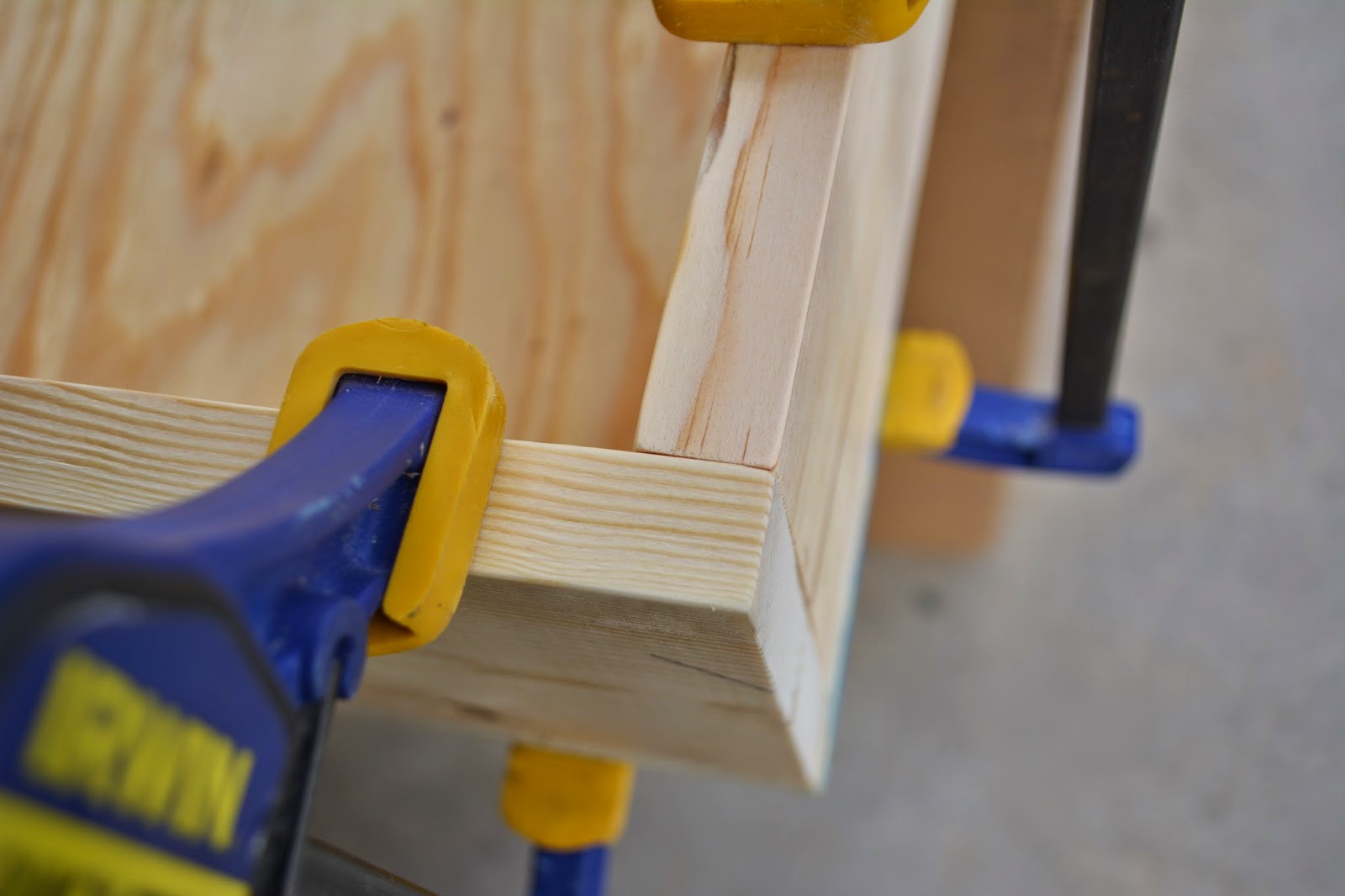 Design du Monde How to build a crate for shipping artwork