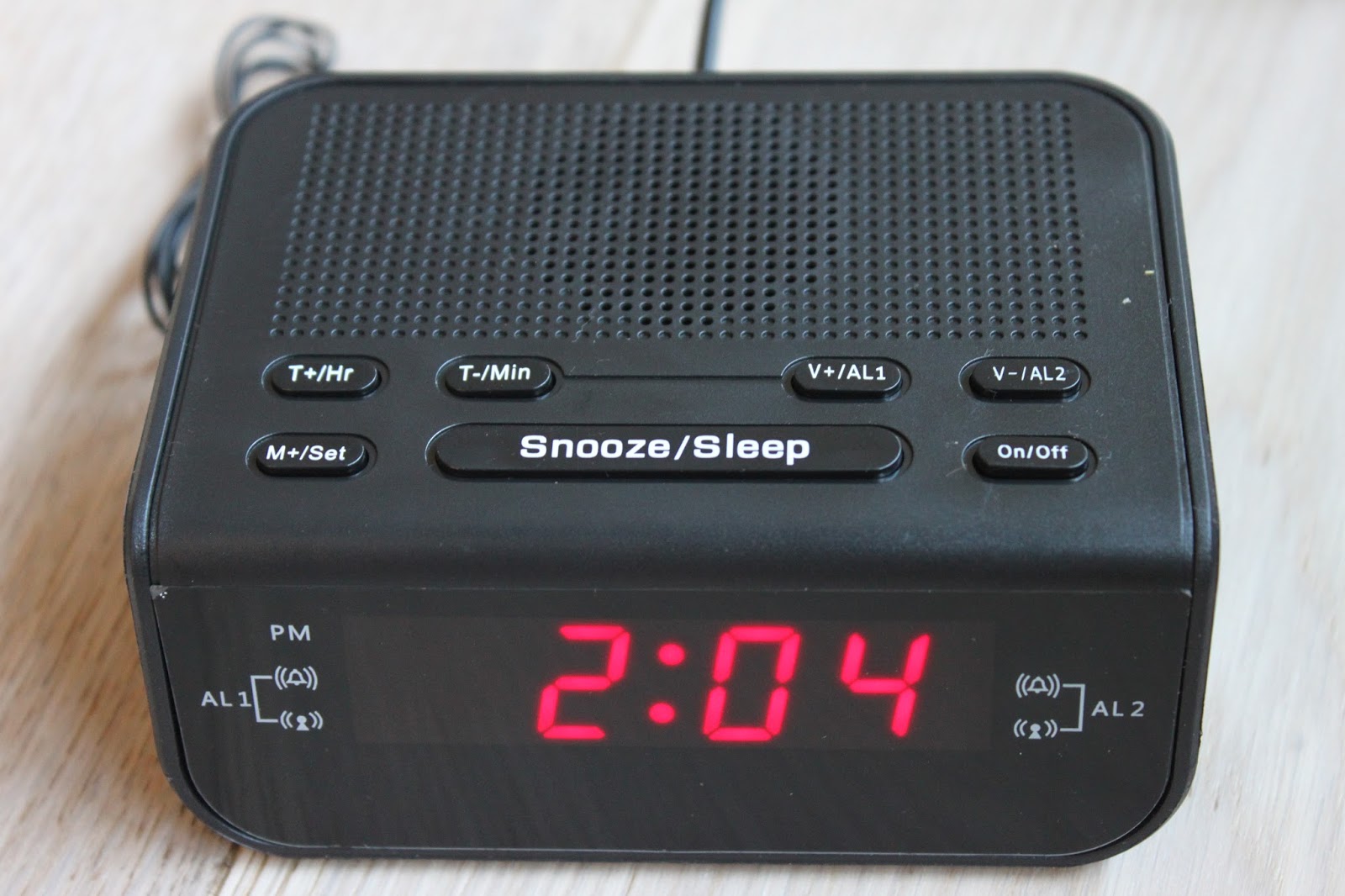 Peakeep Compact Digital FM Alarm Clock Radio ALL THINGS FUNCTIONAL