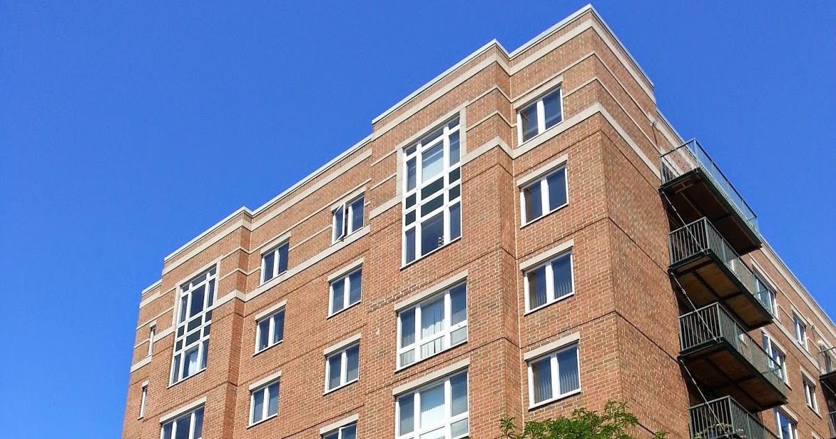 The Chicago Real Estate Local Sold! Comfortable, urban condo in great