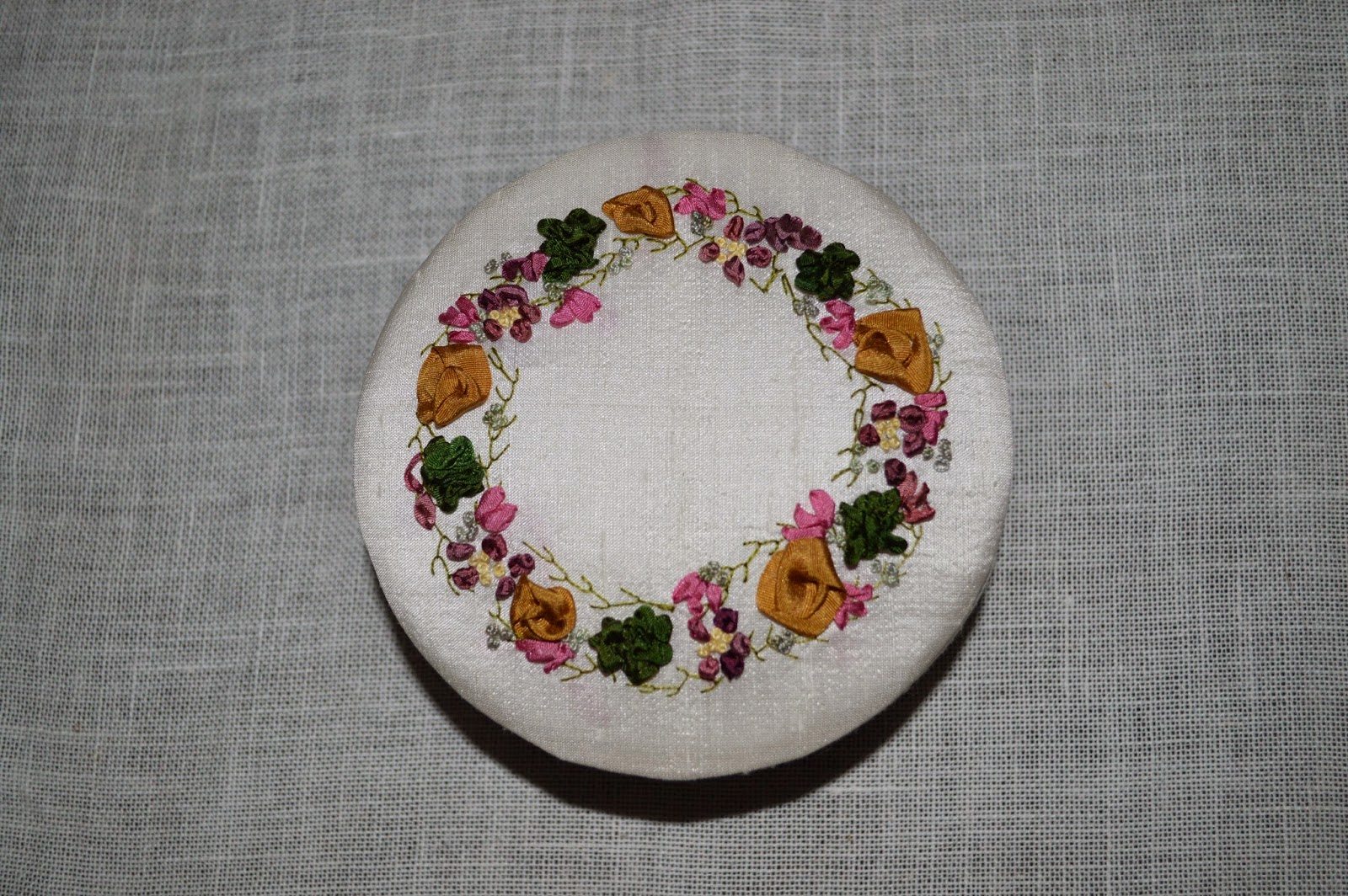 Gee's Projects Silk embroidered trinket box