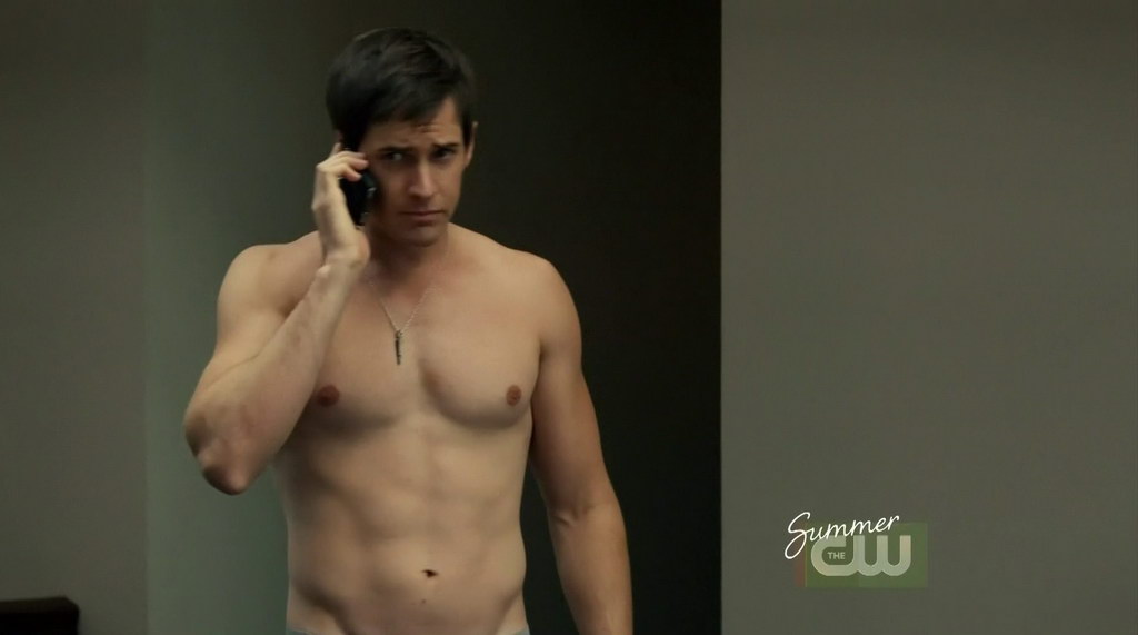 Jonathan+and+Drew+Scott+Shirtless Jonathan Patrick Moore Shirtless in The L.A. Complex s2e05 - Shirtless ...