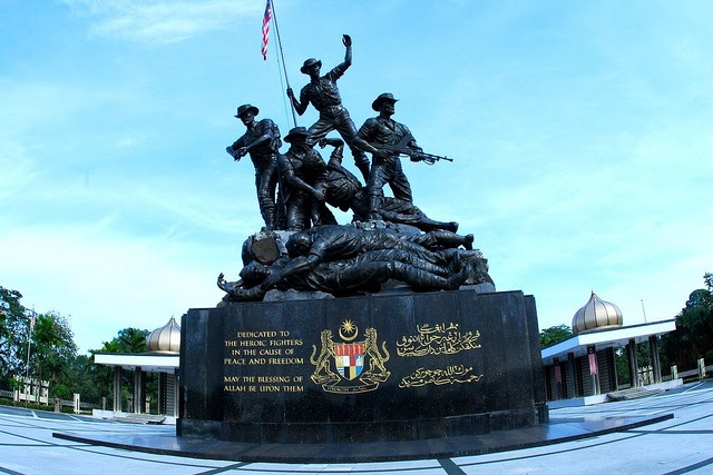 Interesting Places In Malaysia: National Monument|Interesting Places In