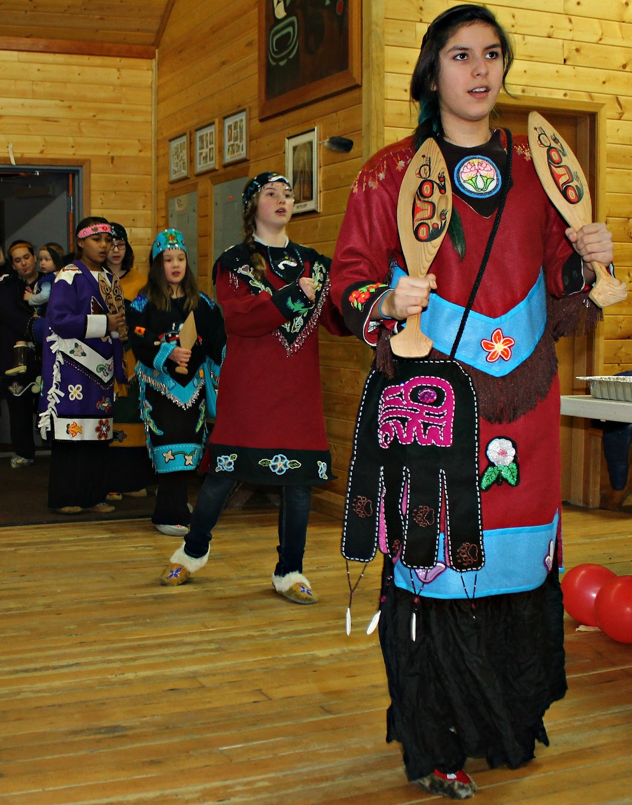 SANDRA'S ALASKA PHOTOGRAPHY February 2, 2013 Special Performance