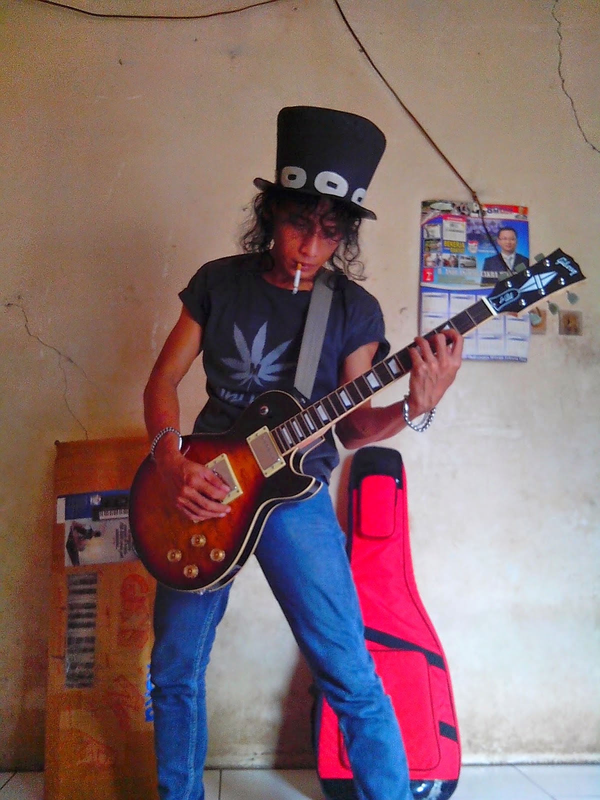 HURYSRAX ALA SLASH