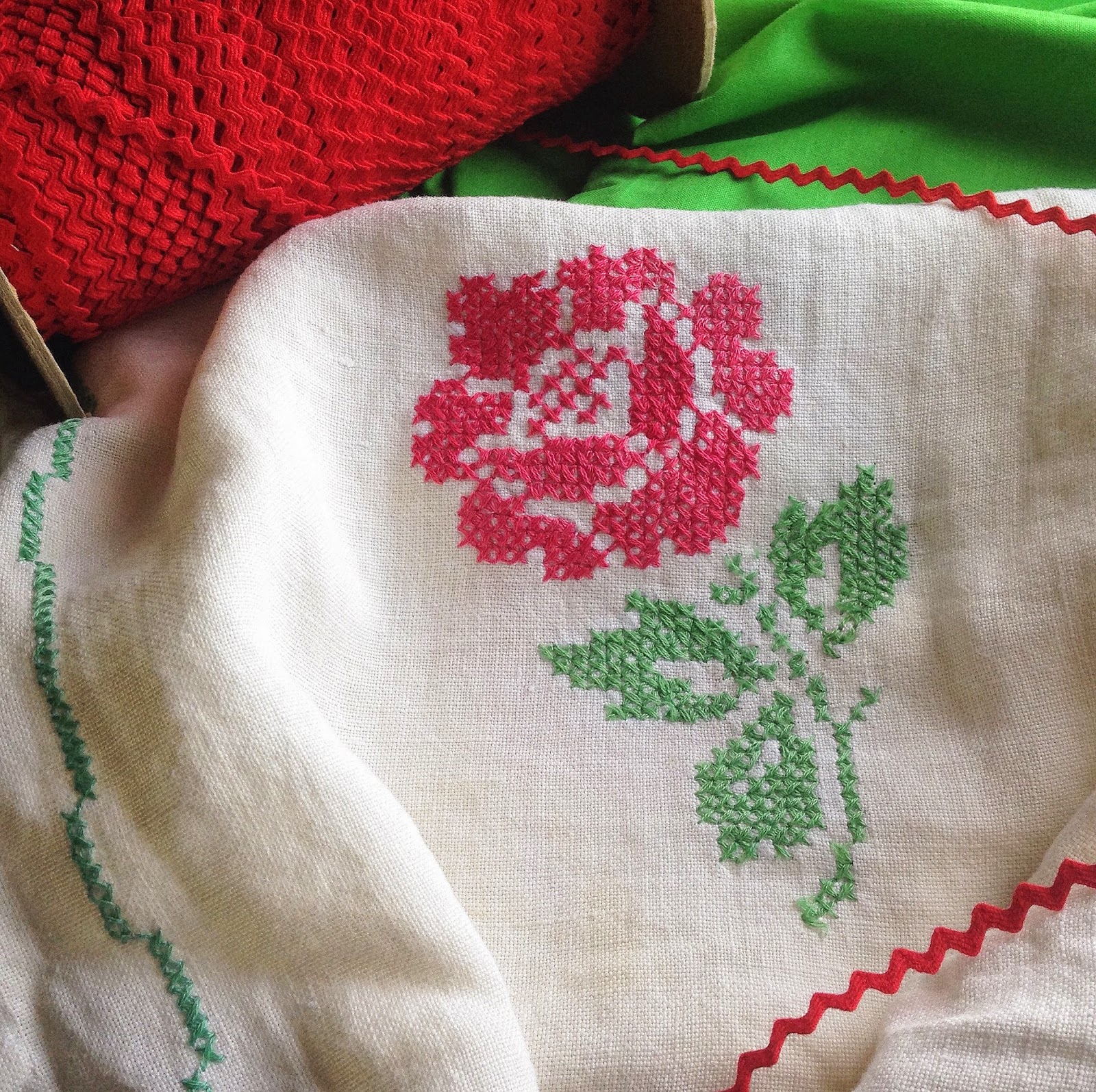 KBB Crafts & Stitches: Upcycled Tablecloth Sachet