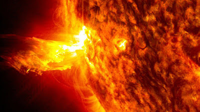 SUPERTORMENTA SOLAR SUPERTORMENTA SOLAR