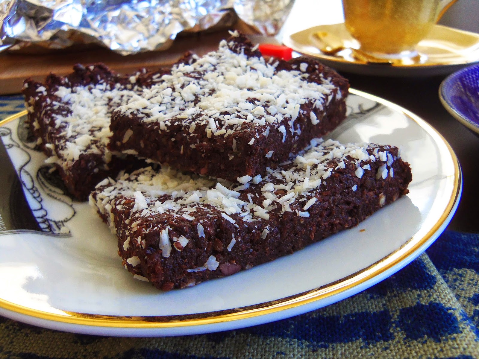 Simply Romanesco Chocolate Coconut Date Bars