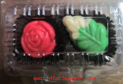 2 praline in clear box