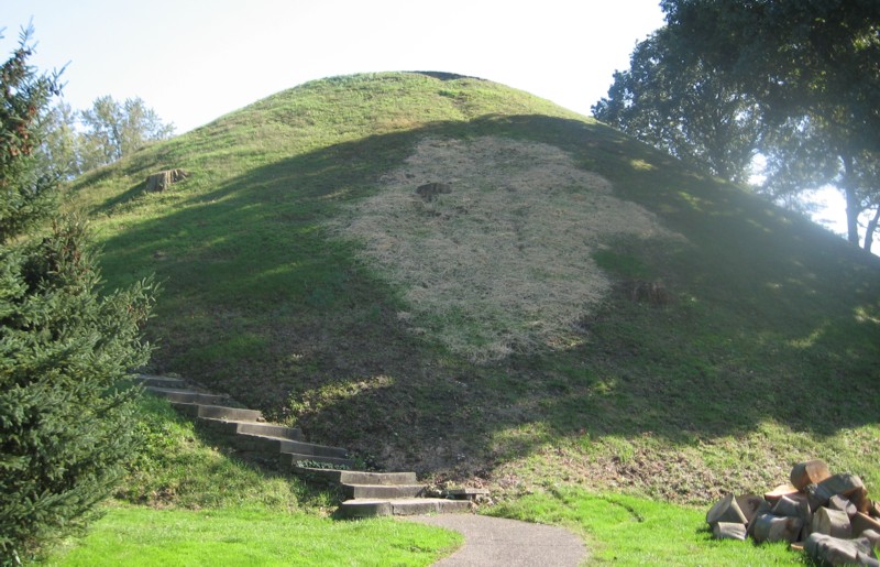 Road Trips! Moundsville, West Virginia Grave Creek Mound State Park