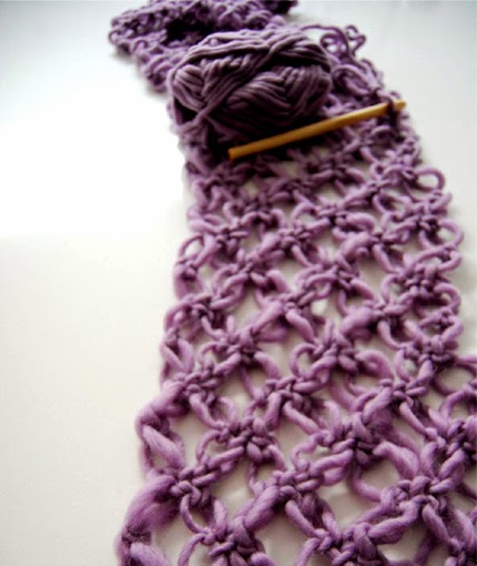 Lover's Knot Crocheted Scarf Tutorial