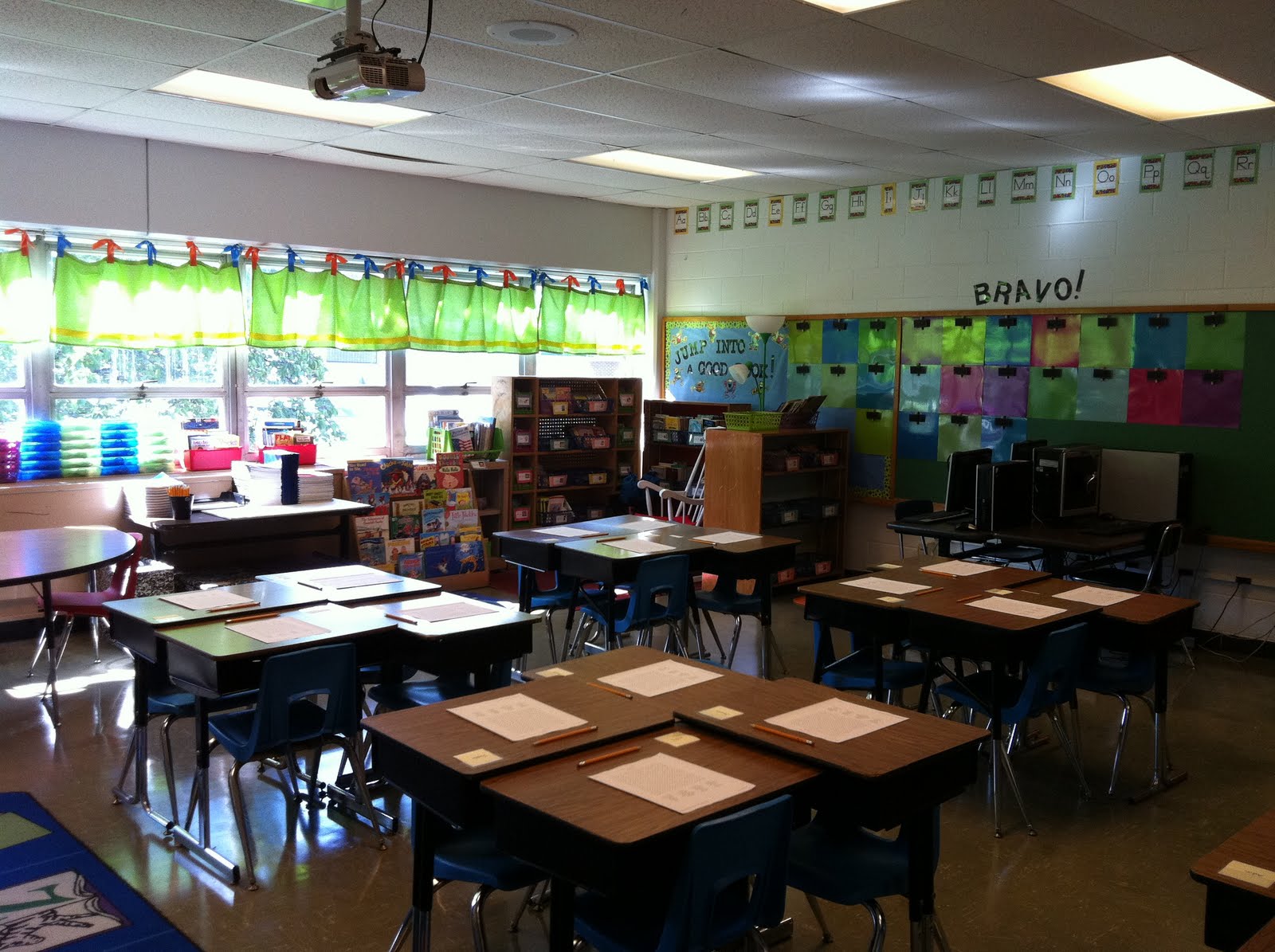 Mrs. Estes 3rd grade Finished setting up the classroom! (pictures)