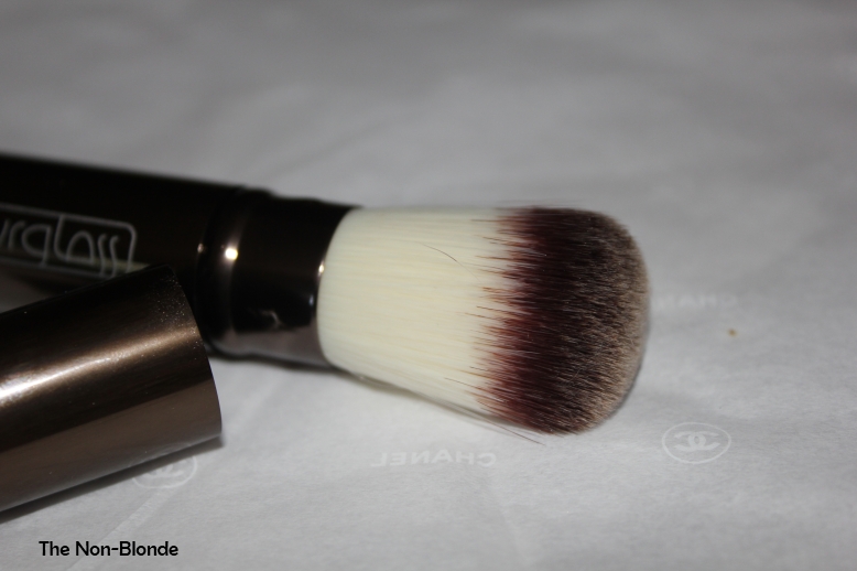 Hourglass Retractable Foundation Brush The NonBlonde