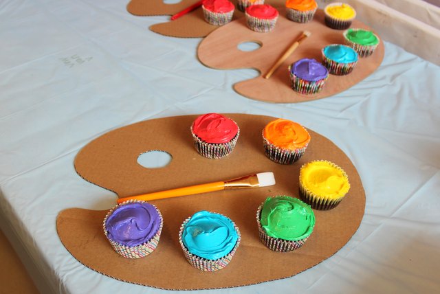 Kid Cultivation: Cake Pops and Art Cupcakes