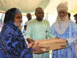 Etisalat invests in ICT development in secondary schools (Nigeria) 1 donation%2Bof%2Bcomputers%2Bto%2Bschools%2Bfrom%2Betisalat