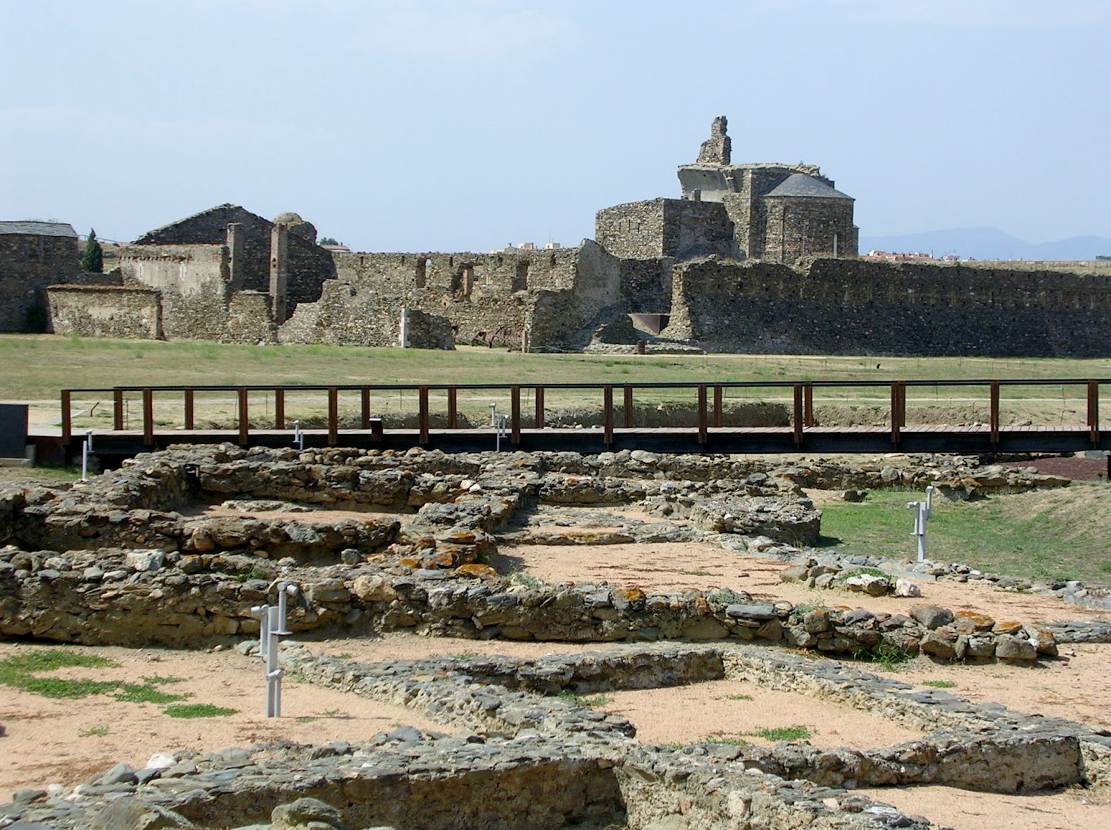 Spain Road Ways Two on the Loose TRAVEL HUMANITIES PHOTOS Roses, Citadel at Roses. Costa Brava