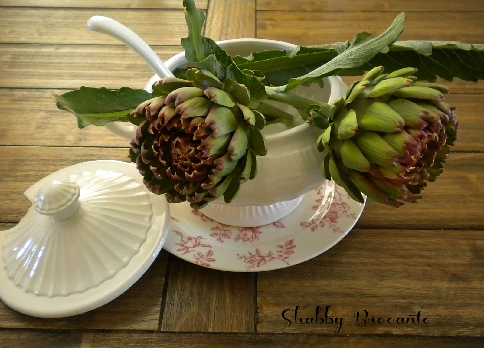 Shabby Brocante Artichokes; Preparing them and Using them for Decoration