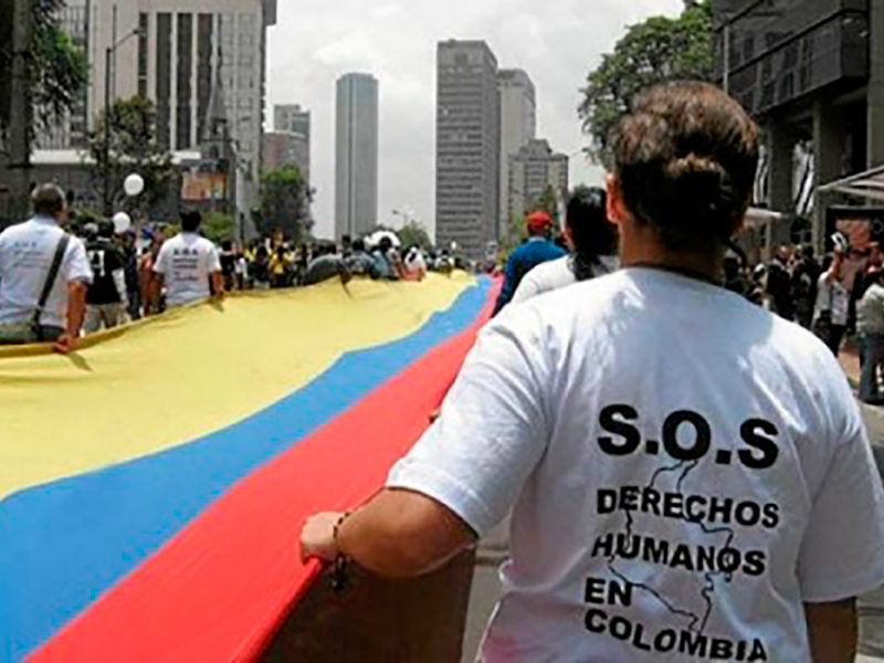 El paramilitarismo sigue atacando a defensores de derechos humanos y líderes sociales El paramilitarismo sigue atacando a defensores de derechos humanos y líderes sociales