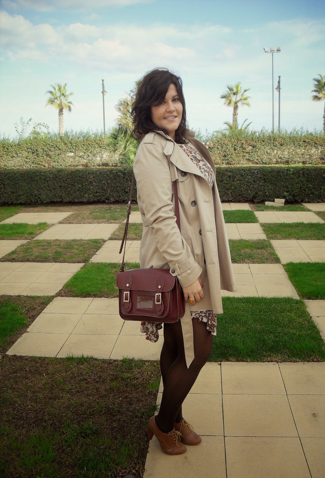 Vestido estampado floral H&M Sun, Coffee and Style