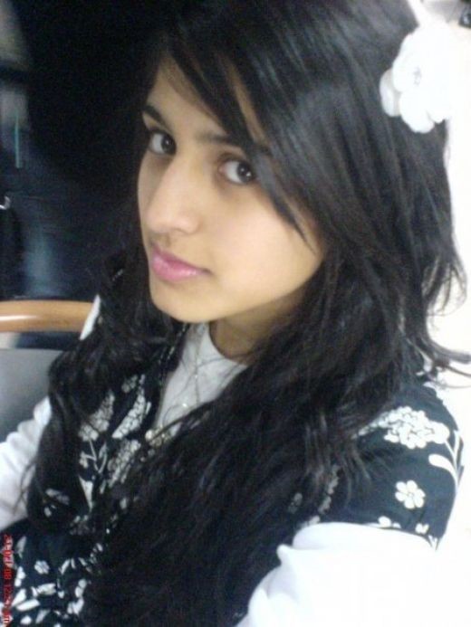 Pakistani Girls: Shamim Pathan Roshani Mobile Number