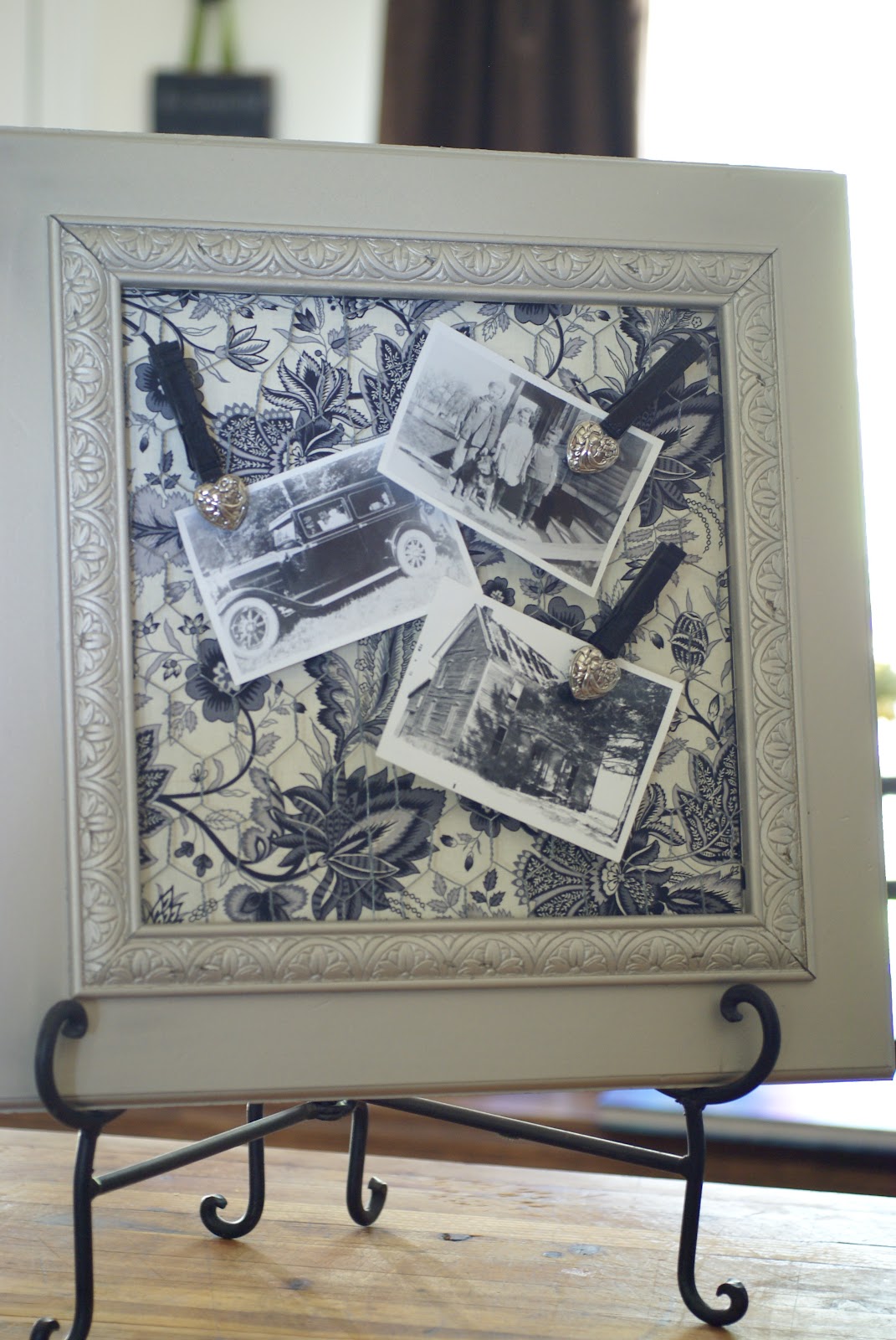 Tweetle Dee Design Co. DIY Chicken Wire Photo Frame