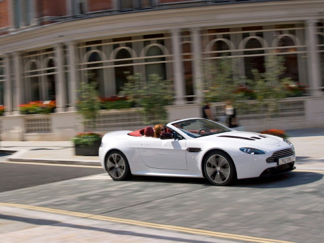 Aston Martin V12 Vantage roadster