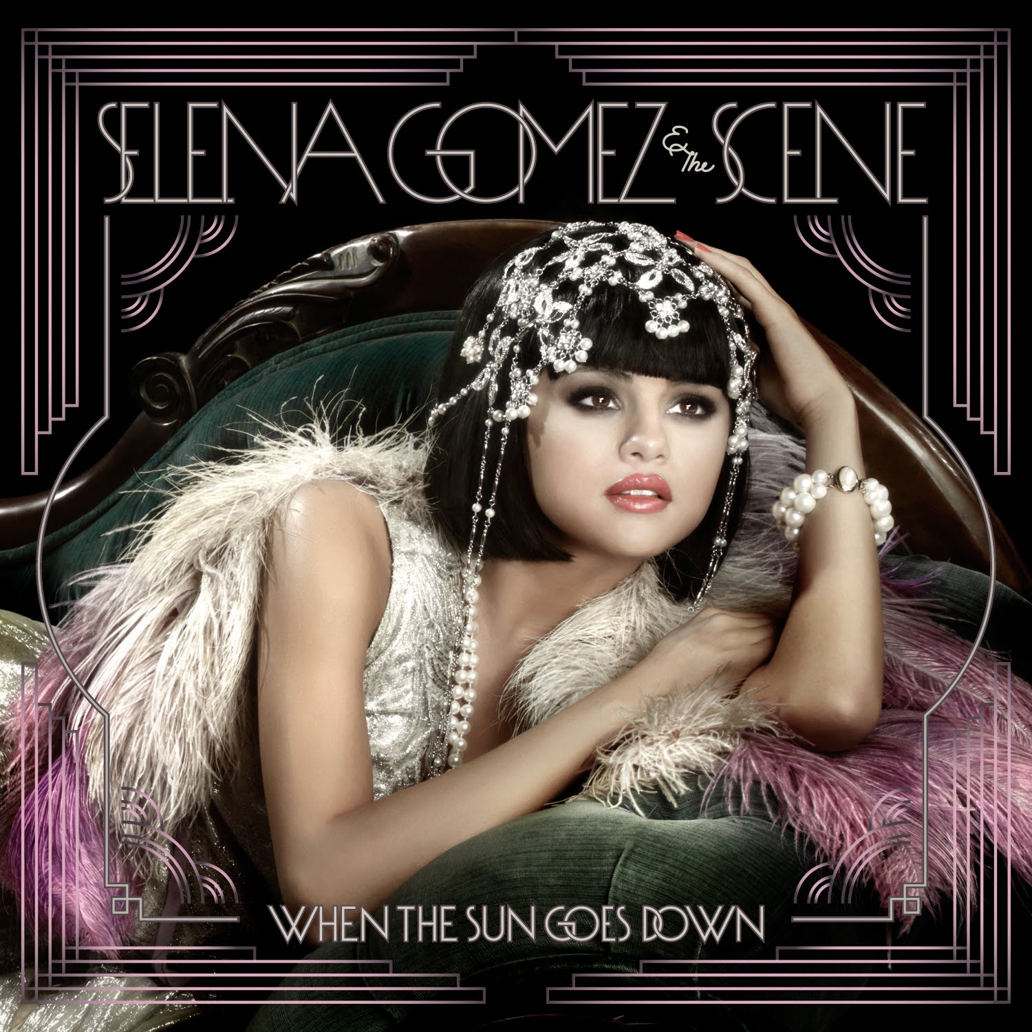 http://2.bp.blogspot.com/-bkErRtIRJwg/TdXm6Bla2MI/AAAAAAAAIH8/aajPC_YL6aQ/s1600/Selena%2BGomez%2B-%2BWhen%2BThe%2BSun%2BGoes%2BDown%2B%2528Official%2BAlbum%2BCover%2529%2BOut%2BJune%2B28.jpeg