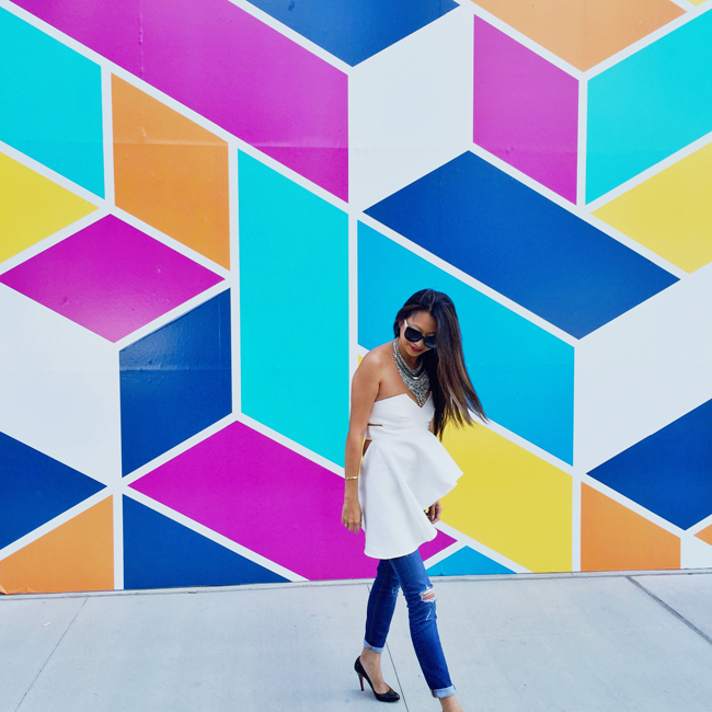 Chicago Blogger - Red Soles and Red Wine - Chicago Mural