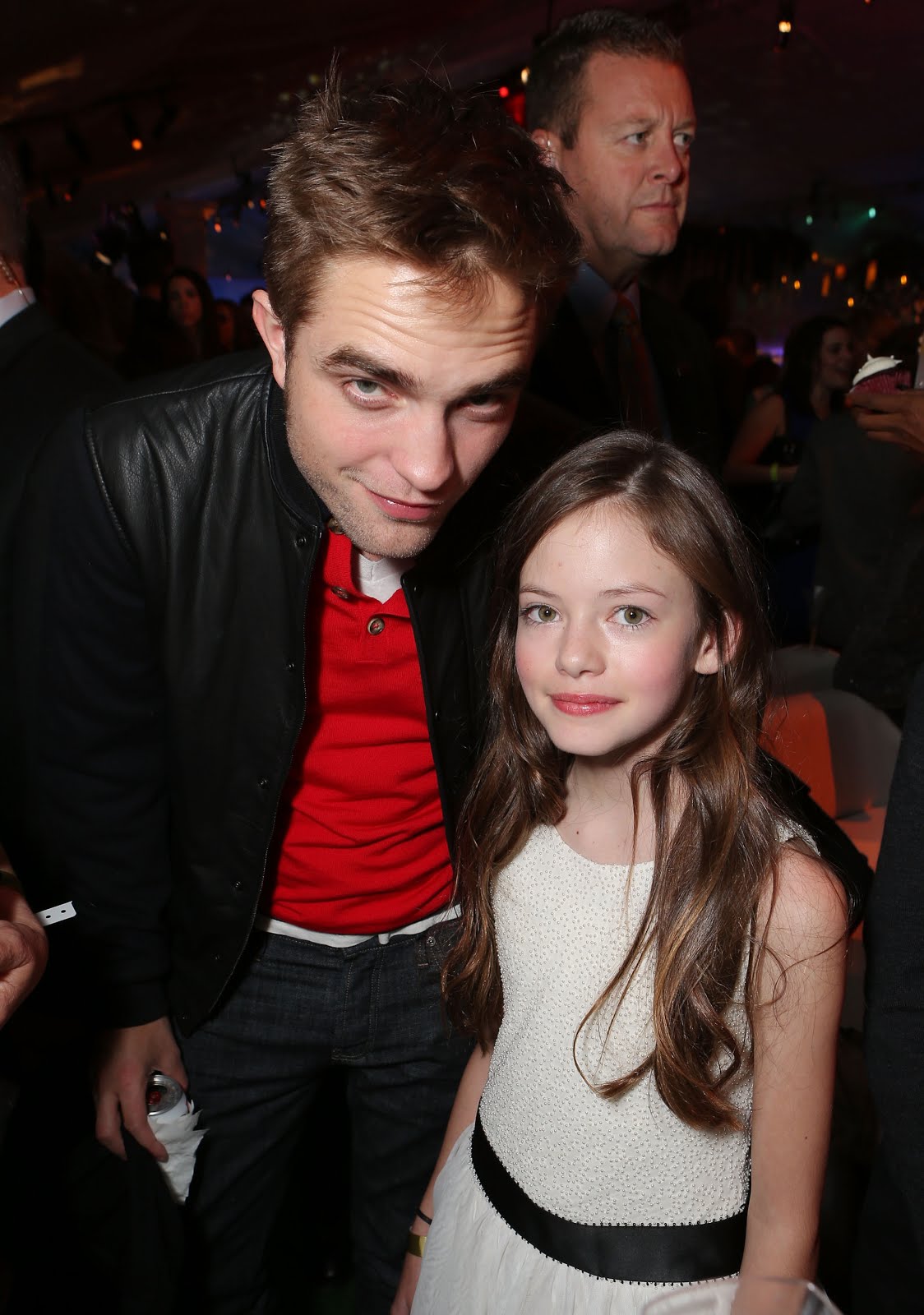 Robert Pattinson Life: Mackenzie Foy Talks About Rob and Kristen with USA Today1124 x 1600