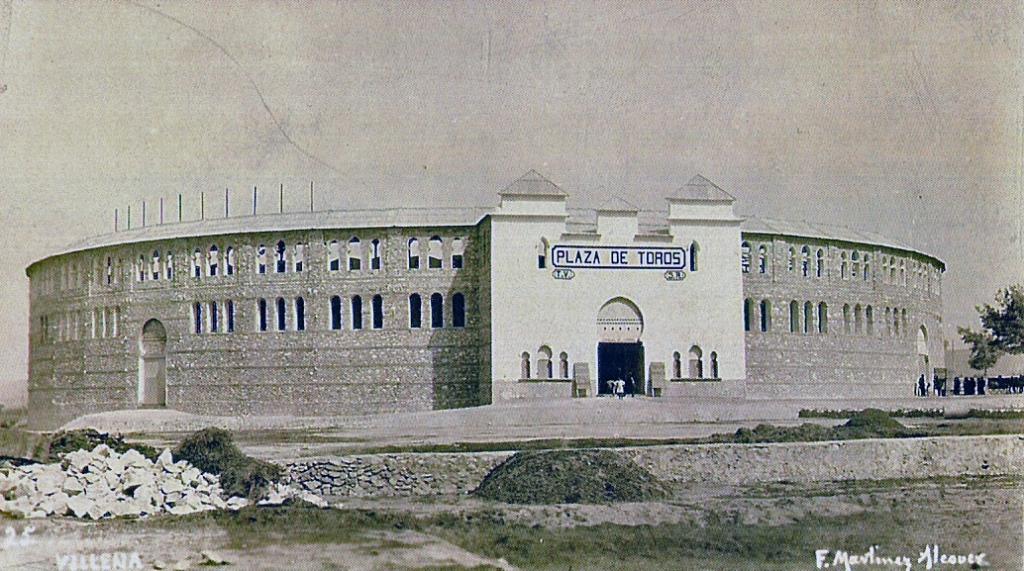 El Eslabón Villena ALGUNOS RECUERDOS DE LA PLAZA DE TOROS DE VILLENA