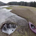 Toda a água neste lago desaparece em um buraco a cada verão!