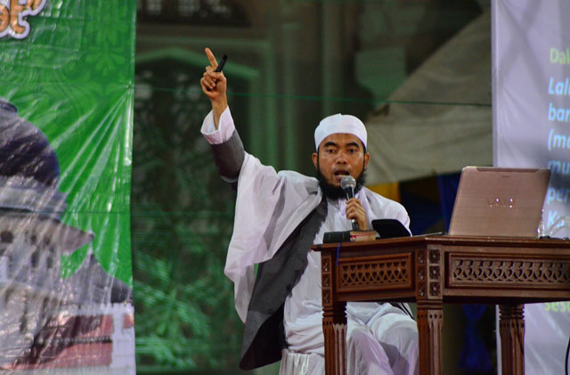 Muhammad Areev Riwayat Hidup Ustadz Syamsul Arifin