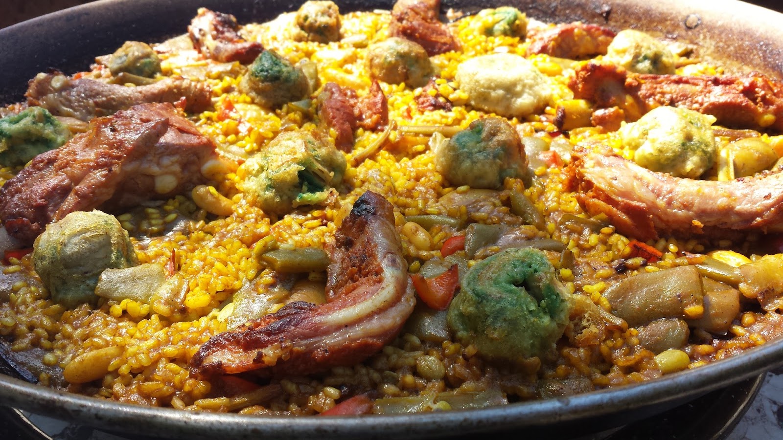 Las comidicas de Mamen ARROZ EN PAELLA CON COSTILLAS ADOBADAS