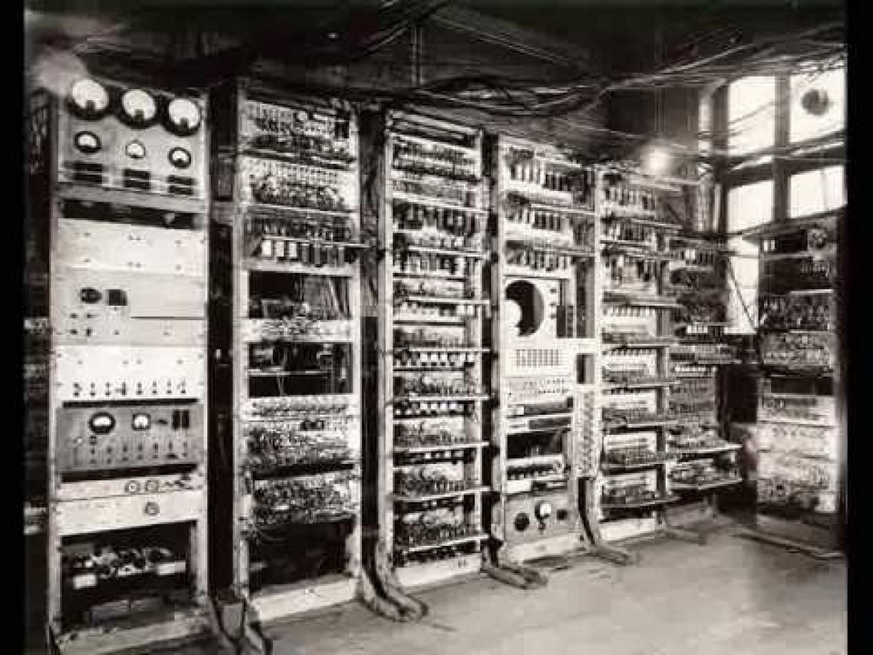a history of the computer Twenty thousand vacuum tubes later the eniac computer is born and john mauchly and john presper eckert are the proud parents. a history of the computer Twenty thousand vacuum tubes later the eniac computer is born and john mauchly and john presper eckert are the proud parents.