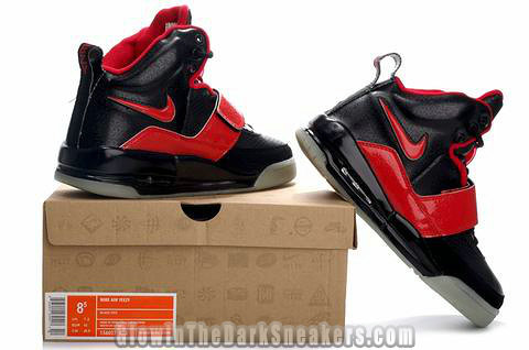 nike yeezy black glow