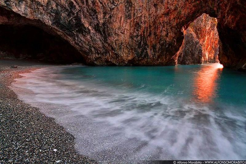 Storia Di Scandale Calabria Spiaggia Dell Arcomagno A San Nicola Arcella