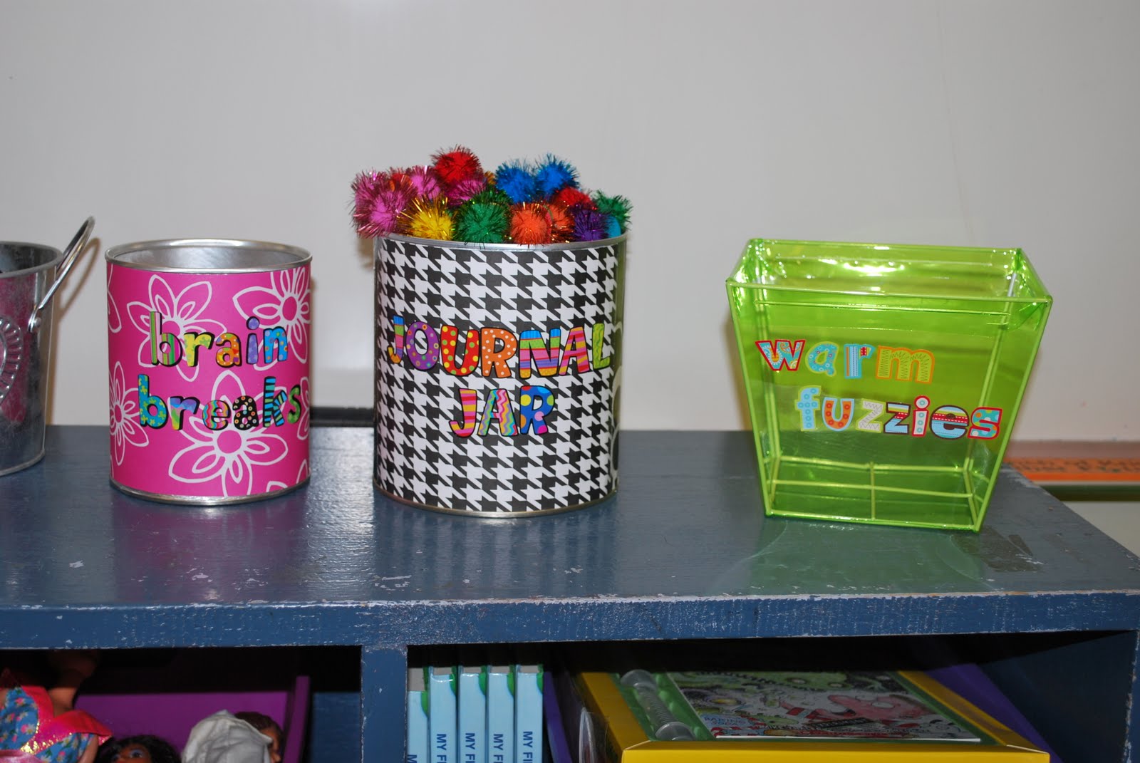 Mrs. Lee's Kindergarten: My Sister's Second Grade Classroom Pics!