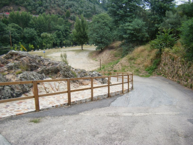 Entrada para Zona de parque de estacionamento