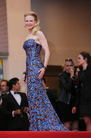Nicole Kidman hot in a glamorous floor lenght gown