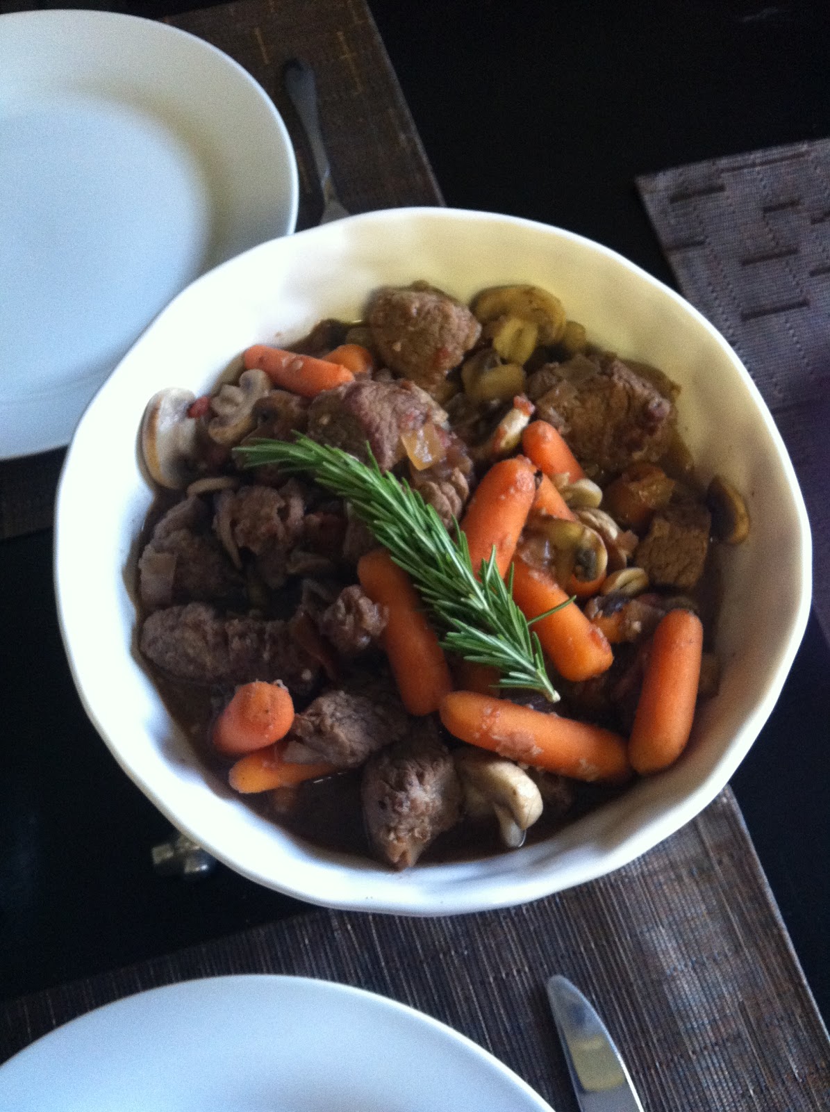 Serves4 Beef Stew with Mushrooms, Rosemary and Tomatoes