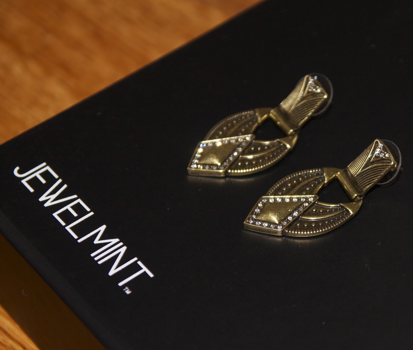 JewelMint Shopping Review Online Costume Jewelry store thedocndiva