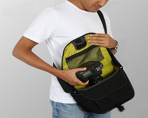 [Image: tui-dung-may-anh-chat-luong-gia-re-danh-...guoi-2.png]