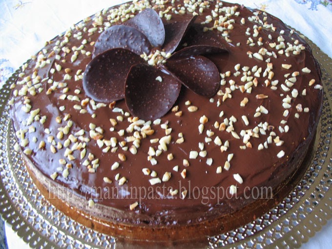 mani in pasta torta sacher rivisitata