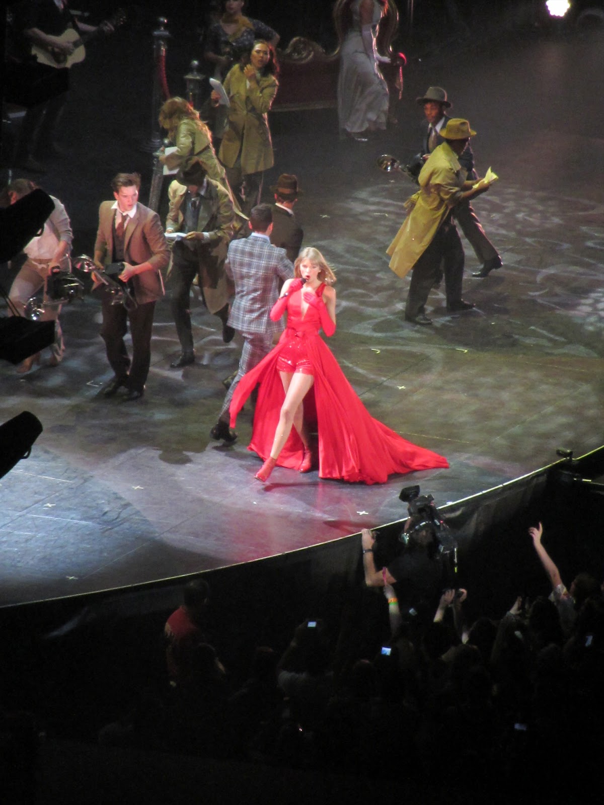 Chicago Music Seen Taylor Swift at Soldier Field on August 10, 2013