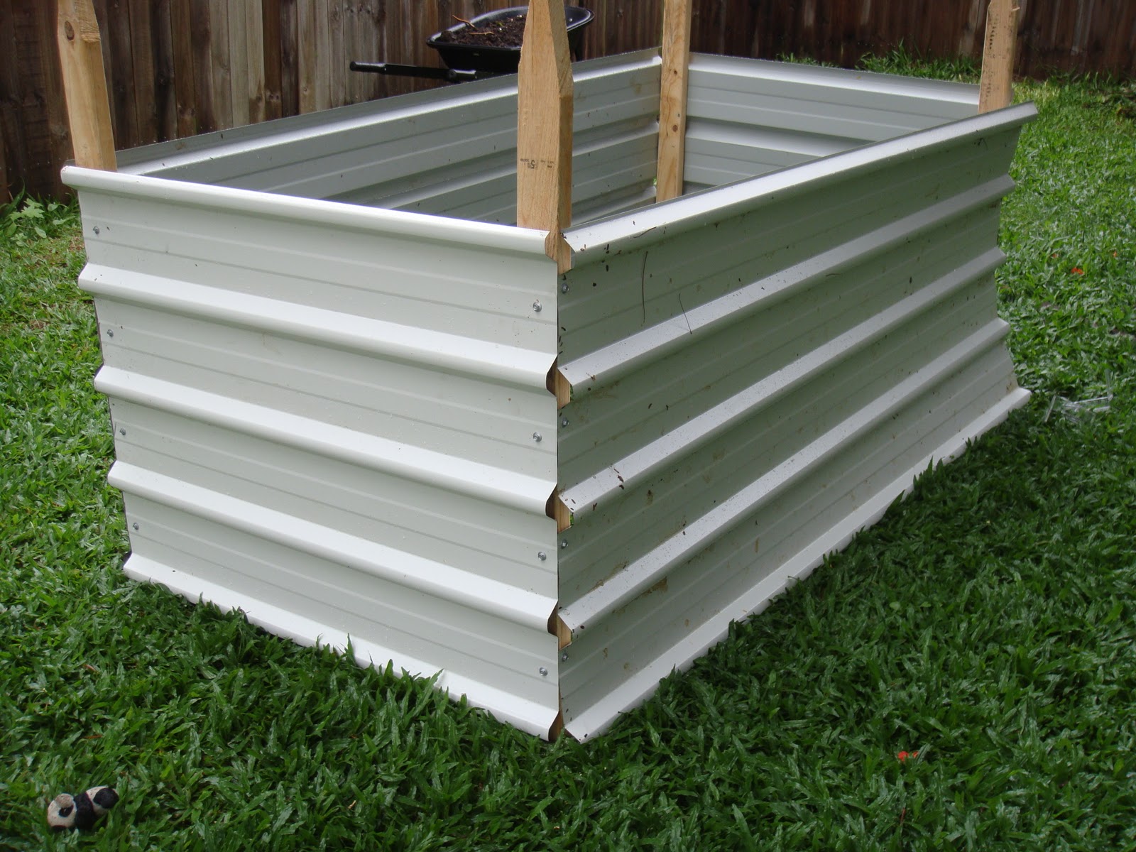 Piecemeal Projects Colorbond garden beds