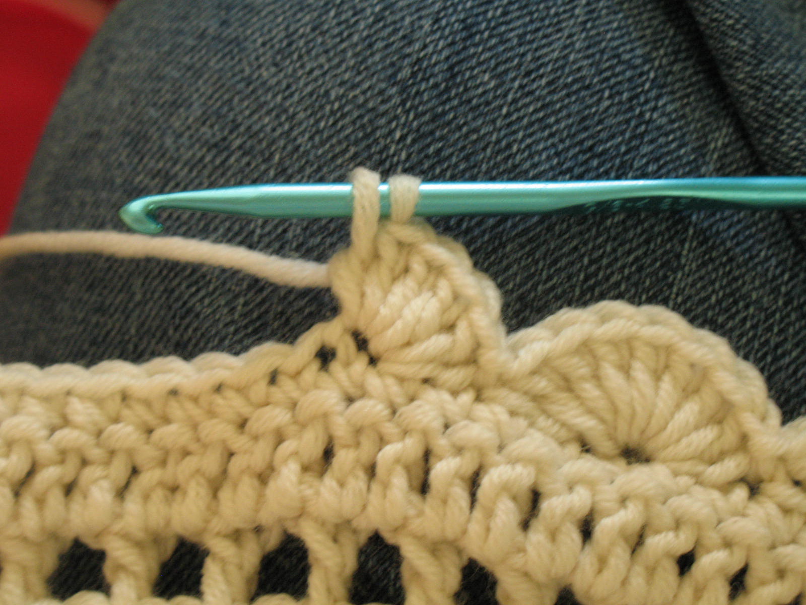Praying With My Feet: Crocheted Scalloped Border Tutorial